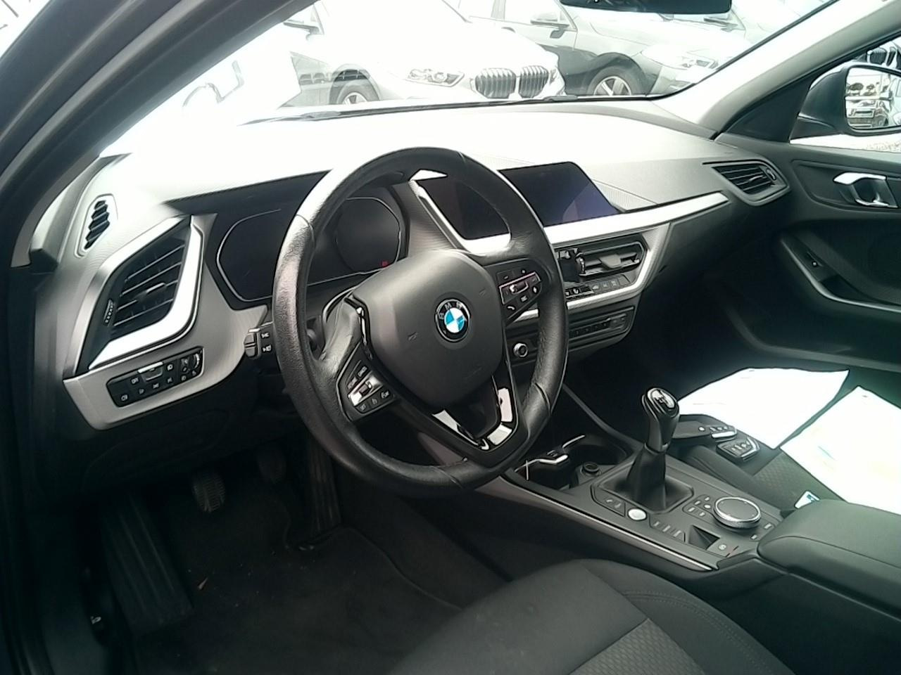 BMW 116i — fotografia 6