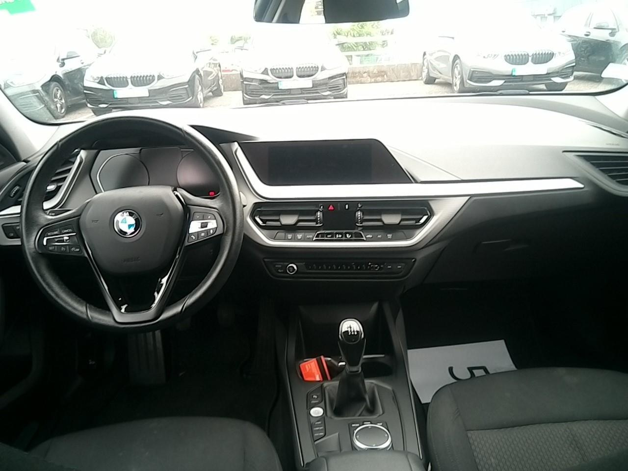 BMW 116i — fotografia 9