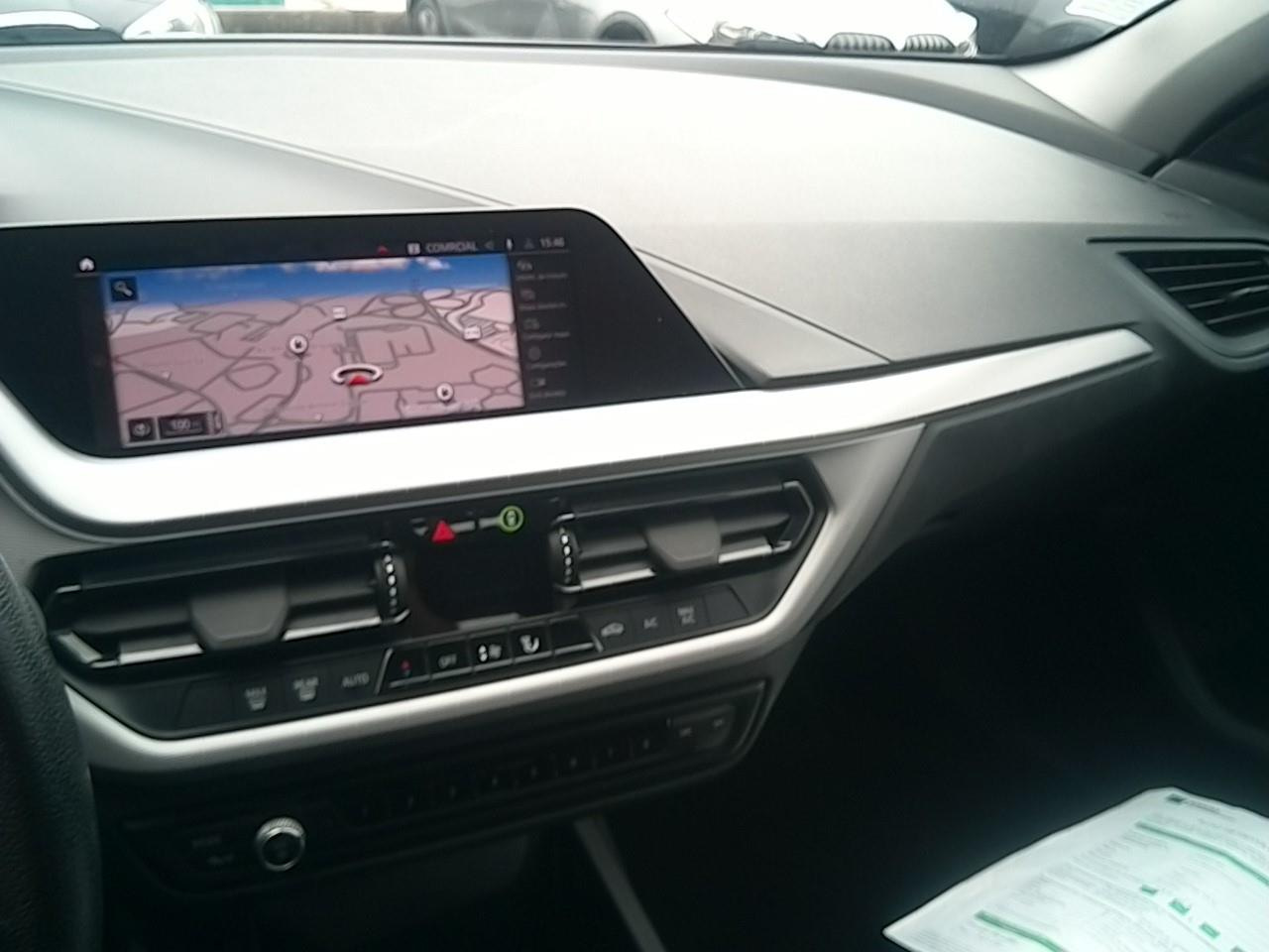 BMW 116i — fotografia 10