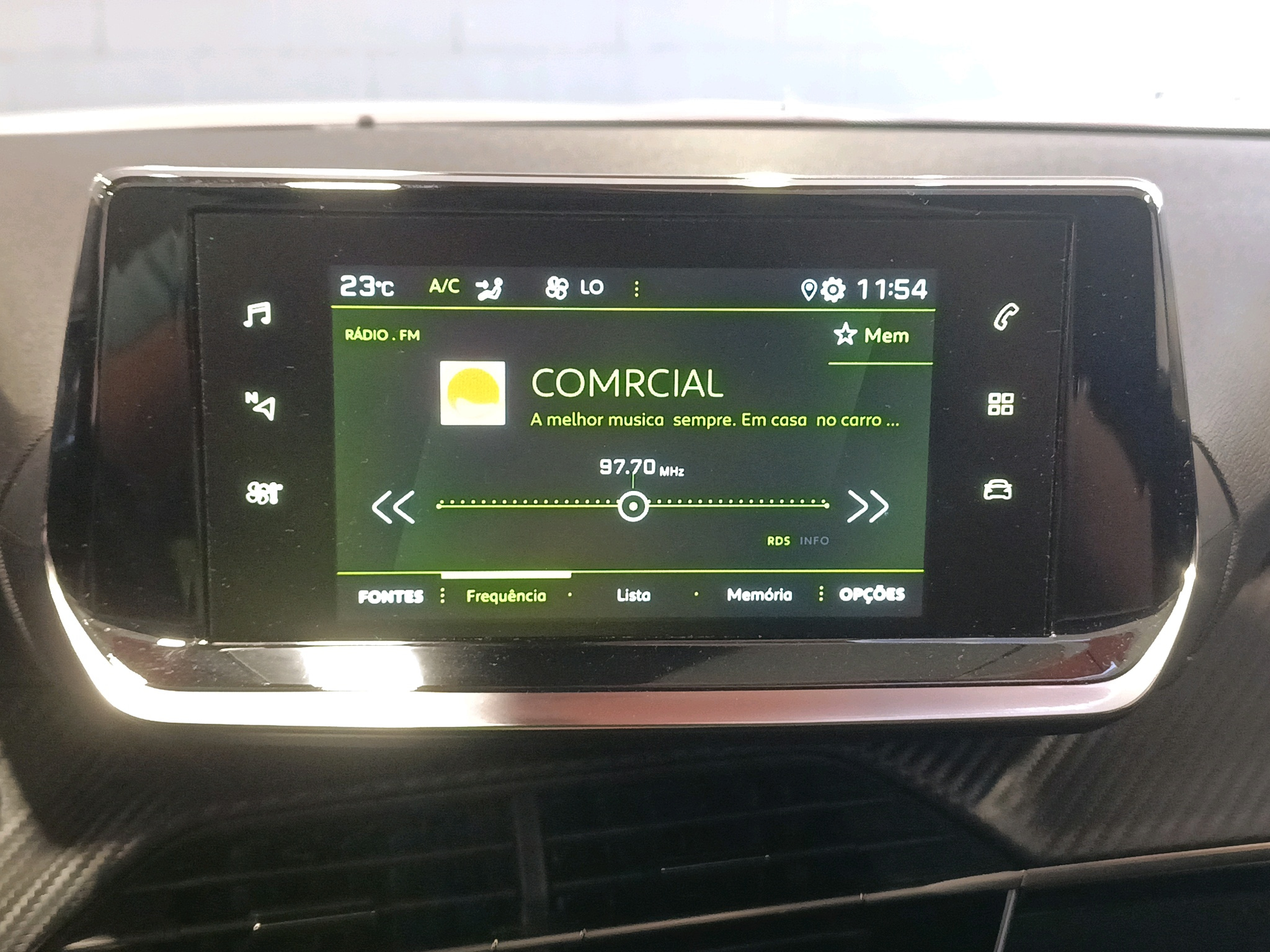 Peugeot 2008 — fotografia 8