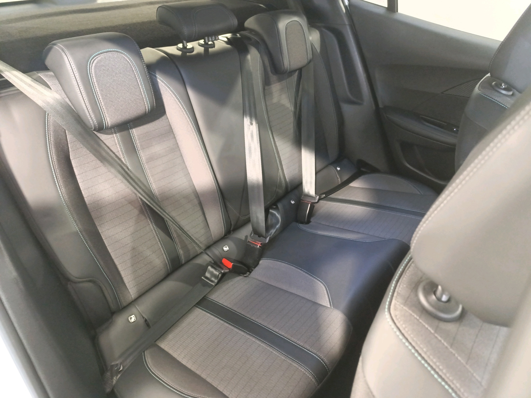 Peugeot 2008 — fotografia 9