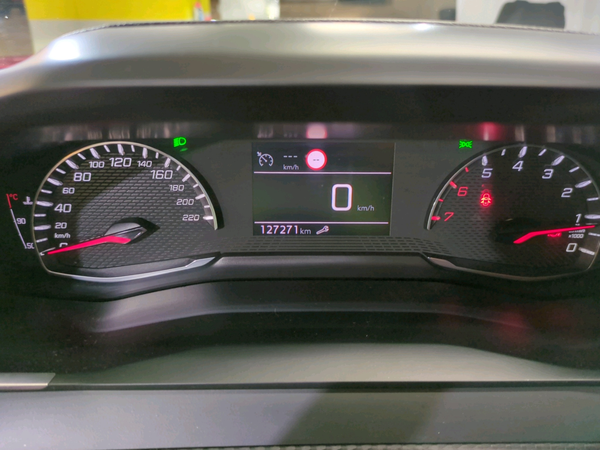 Peugeot 2008 — fotografia 7