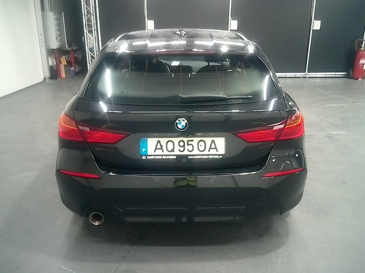 BMW 116i — fotografia 6