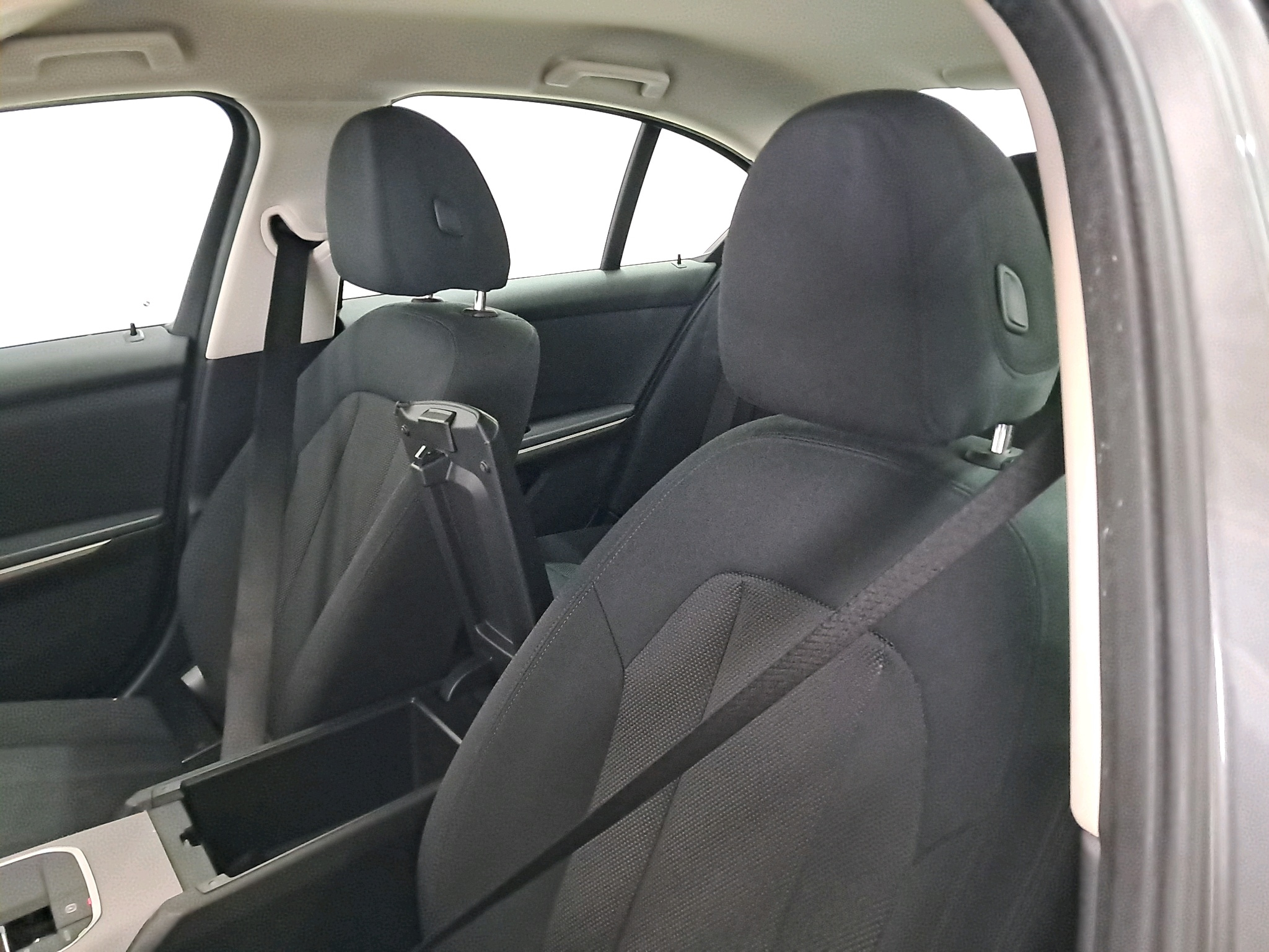 BMW 318d — fotografia 8