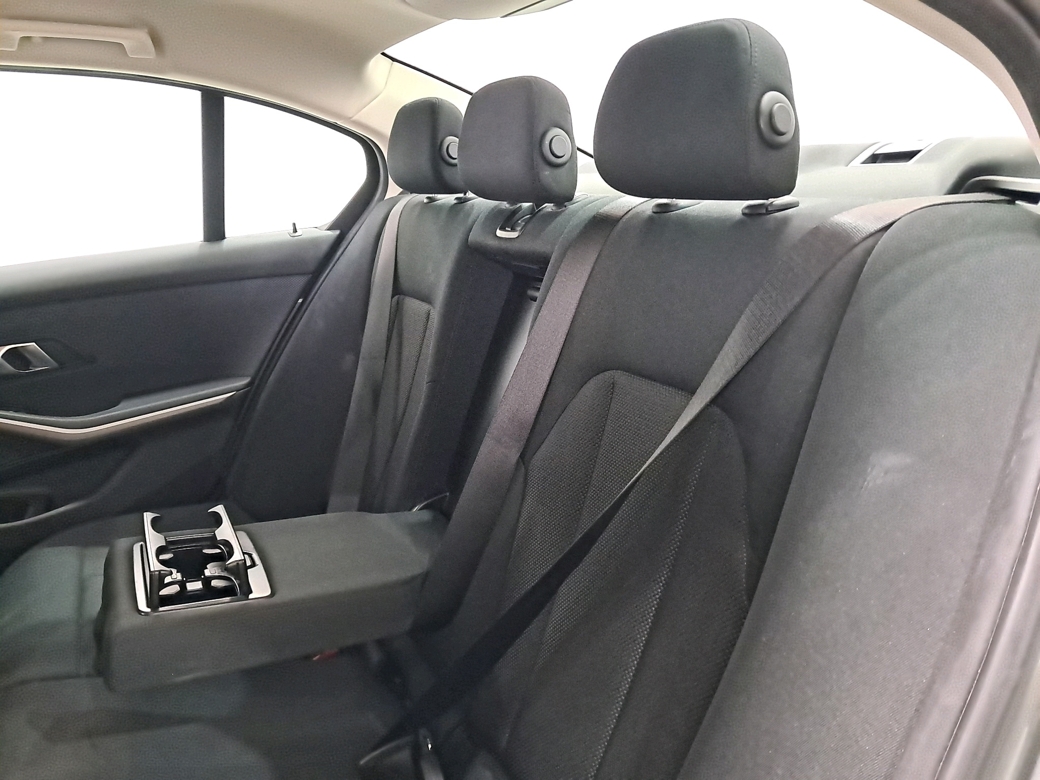 BMW 318d — fotografia 10